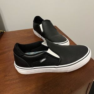 Like New Mens Size 8.5 Vans Shoes